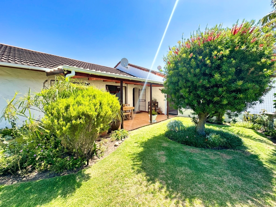 2 Bedroom Property for Sale in Meedingsride Western Cape